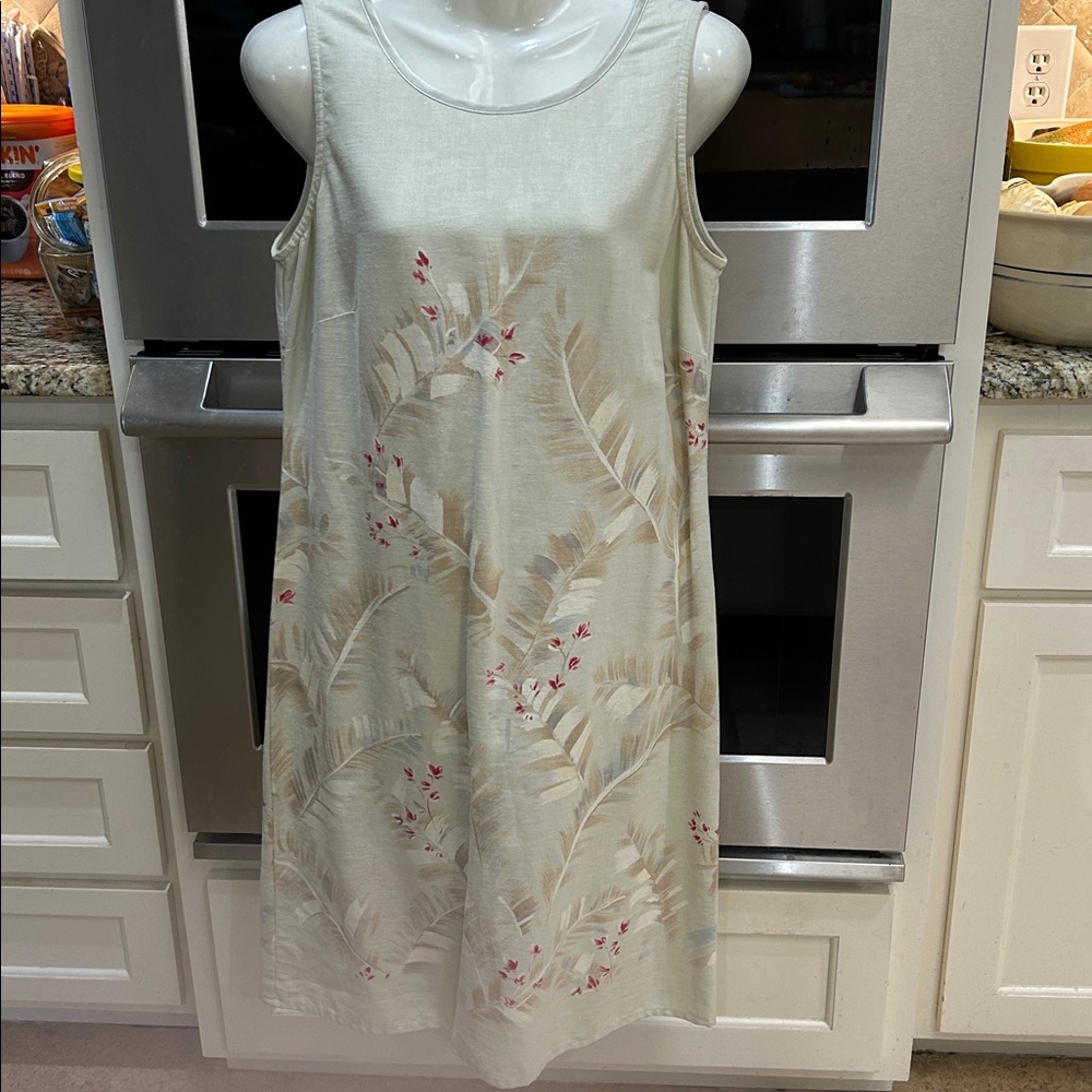 Liz Claiborne size 8 linen/rayon fabric. Soft green beige floral fabric.